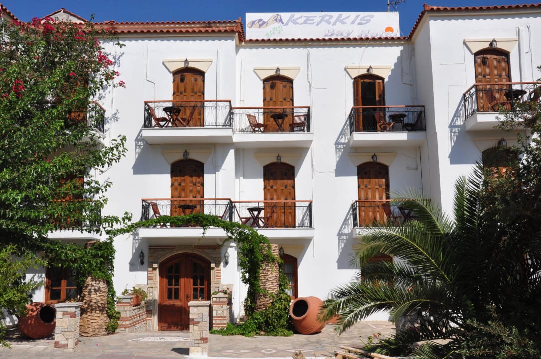 Eingang Kerkis Bay Hotel