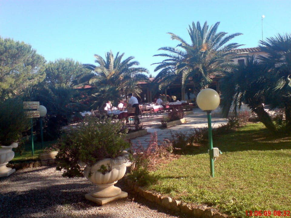 Der Außenbereich des Restaurants Il Pelagone Hotel & Golf Resort Toscana