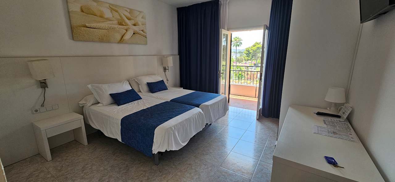 Zimmer Hotel Club Cala Murada