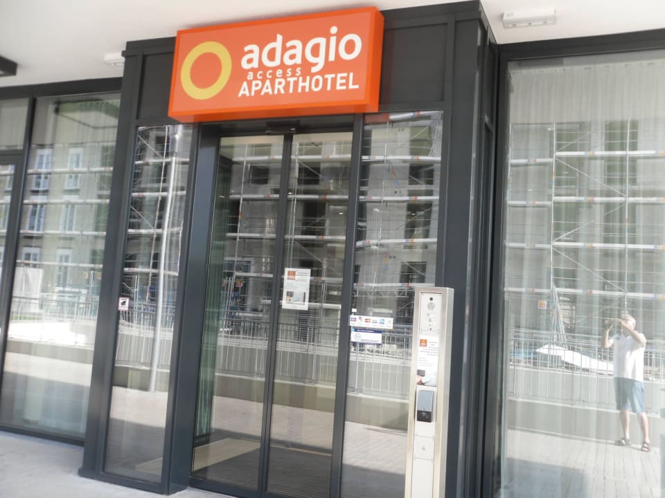 Eingang  Adagio access München City Olympiapark