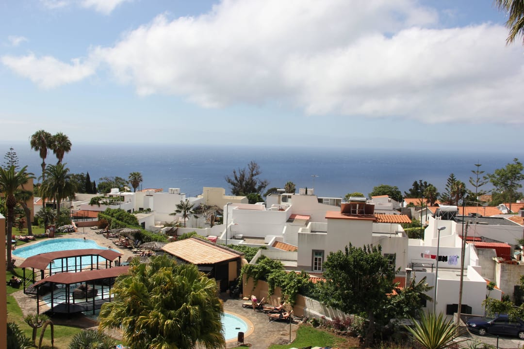 Aus Zimmer 6304 Hotel Dom Pedro Garajau