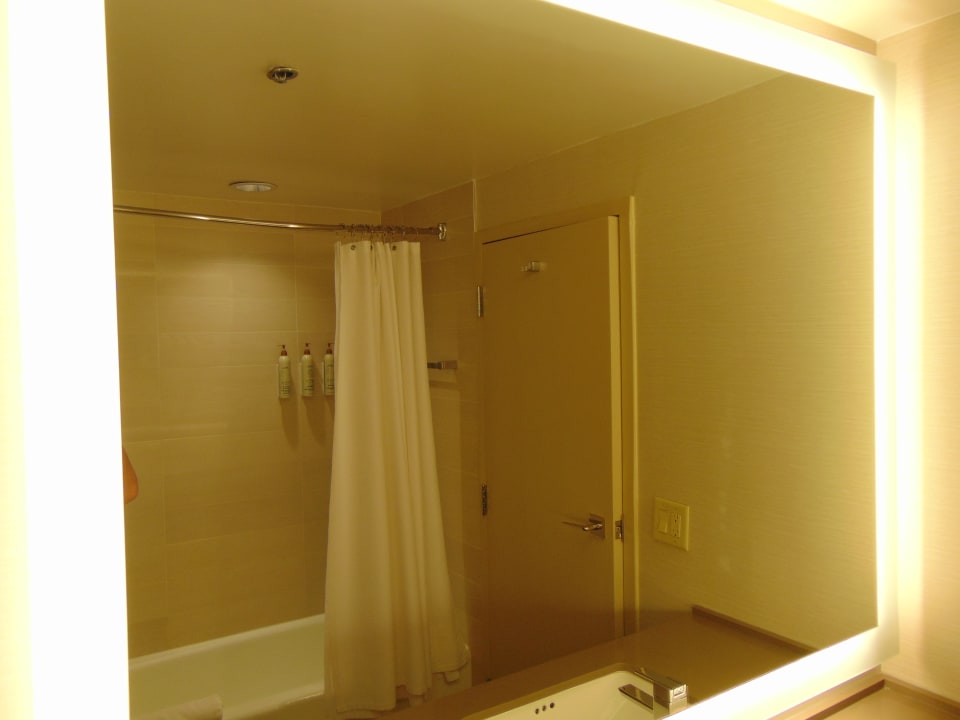 Zimmer Renaissance Austin Hotel