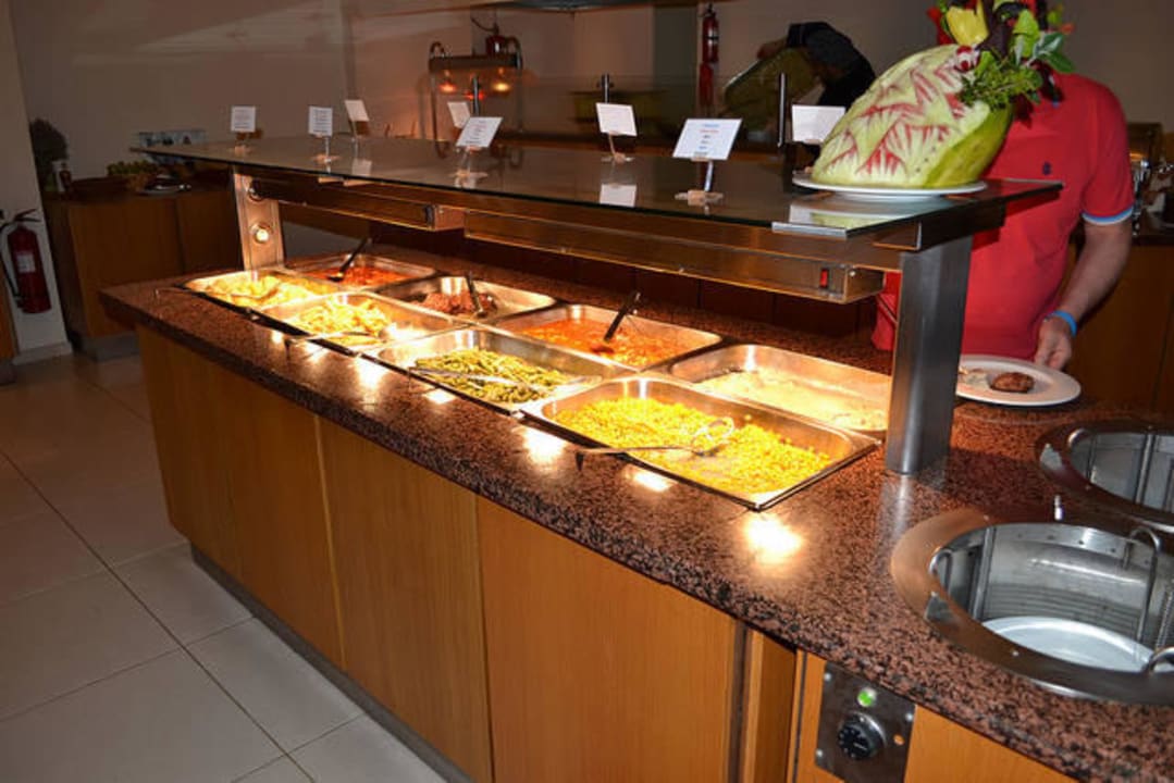Warmes Büffet Annabelle Beach Resort