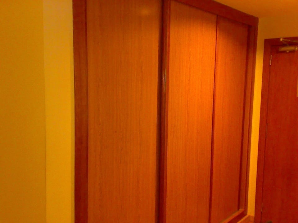 Kleiderschrank SBH Club Paraiso Playa