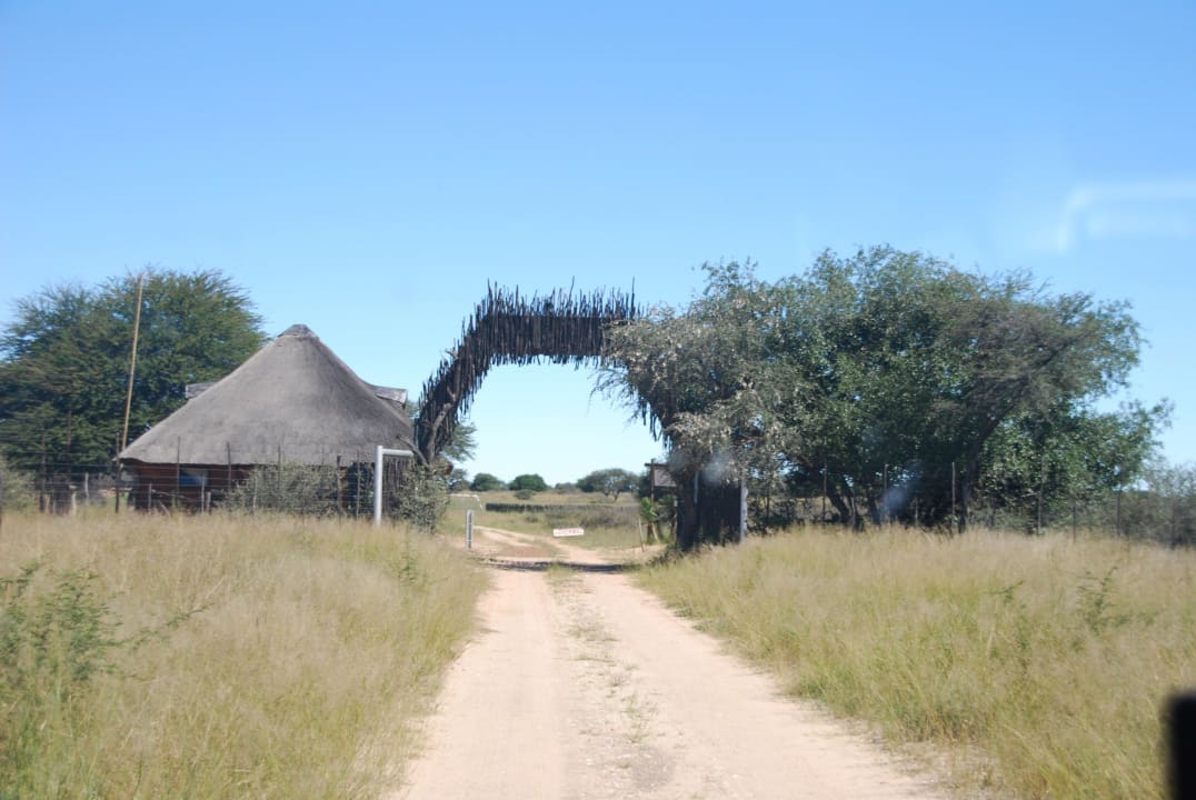 Zufahrtstor zu Lodge Kalahari Bush Breaks Lodge
