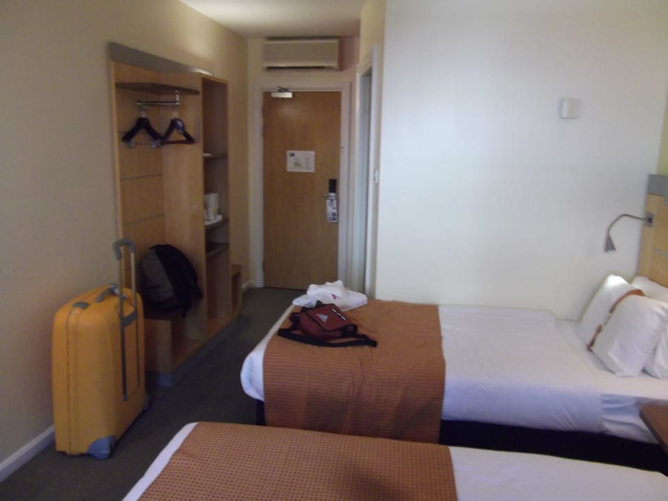 Eingang Holiday Inn Express London Croydon