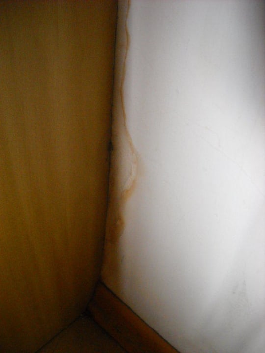 Feuchtigkeitsschäden im Kleiderschrank Mercure Hotel Sao Paulo Funchal