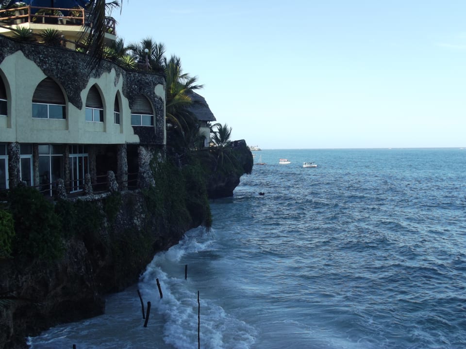 Strand Bahari Beach Hotel