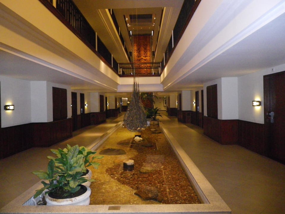 Zu den Deluxe-Zimmern Padma Resort Legian