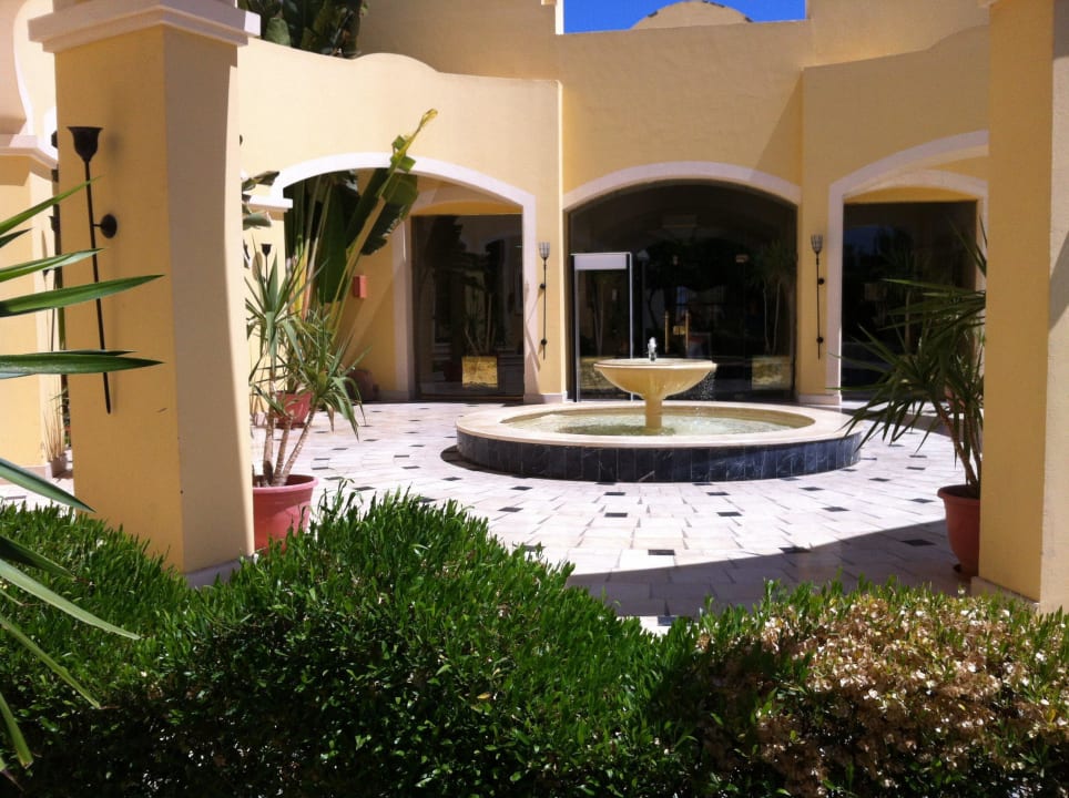 Der Hoteleingang Jaz Solaya