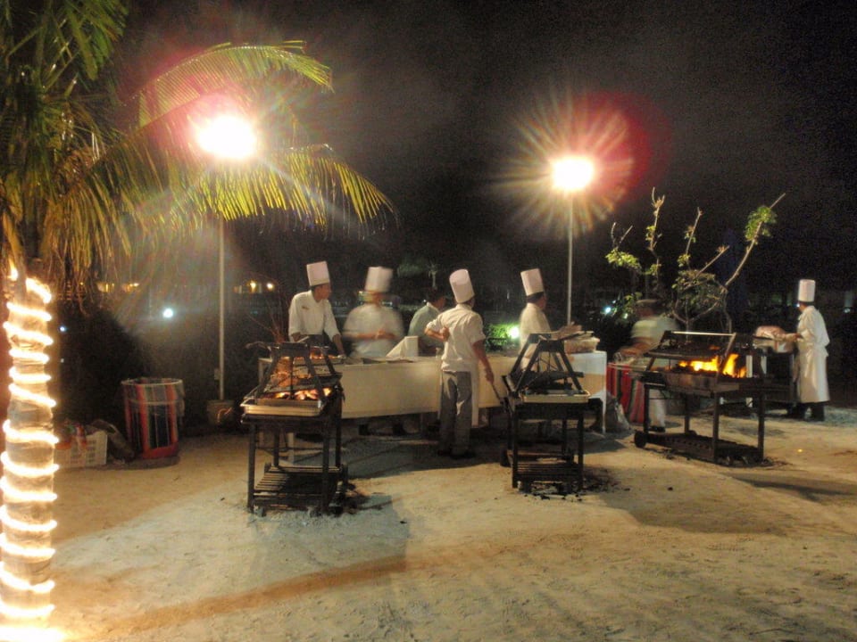 Grillabend am Strand Grand Palladium Select White Sand Resort & Spa