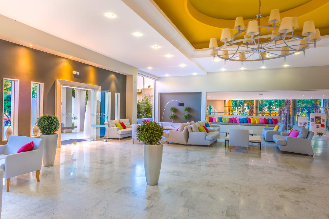 Lobby Kipriotis Hippocrates Hotel