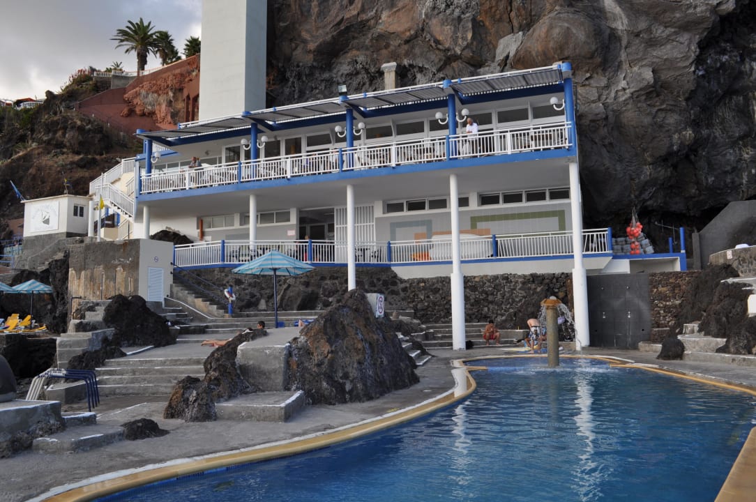 Salzwasserpool  mit Blick auf das Fischrestaurant Sentido Galosol