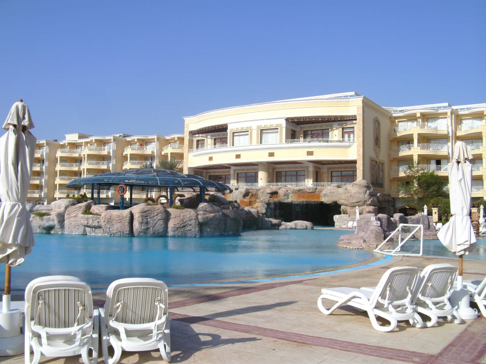 Blick zum Haupthaus Palm Royale Resort - Soma Bay