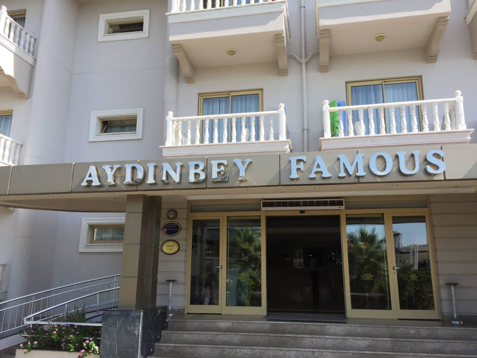 Hoteleingang Aydinbey Famous Resort