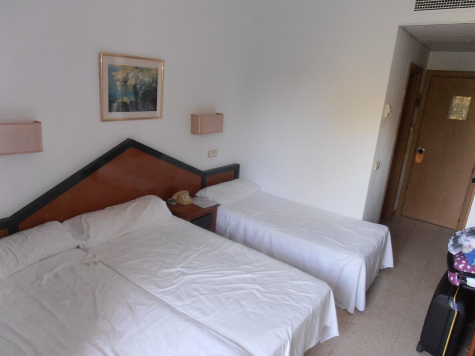 Kleines Loch, kein Doppelzimmer Unzumutbar Valentin Grand Park Suite Hotel