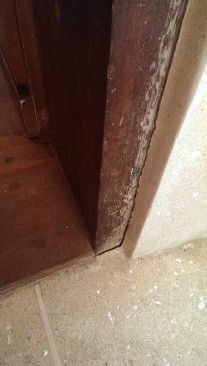 Unrenovierter Bungi ananea Diamonds Athuruga