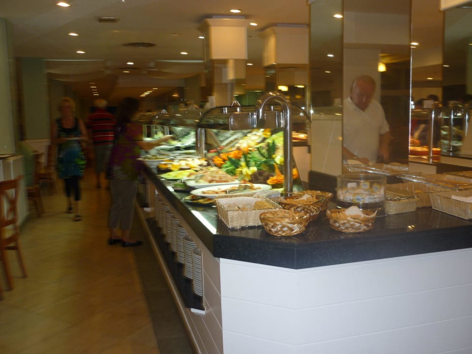 Buffet Iberostar Waves Ciudad Blanca