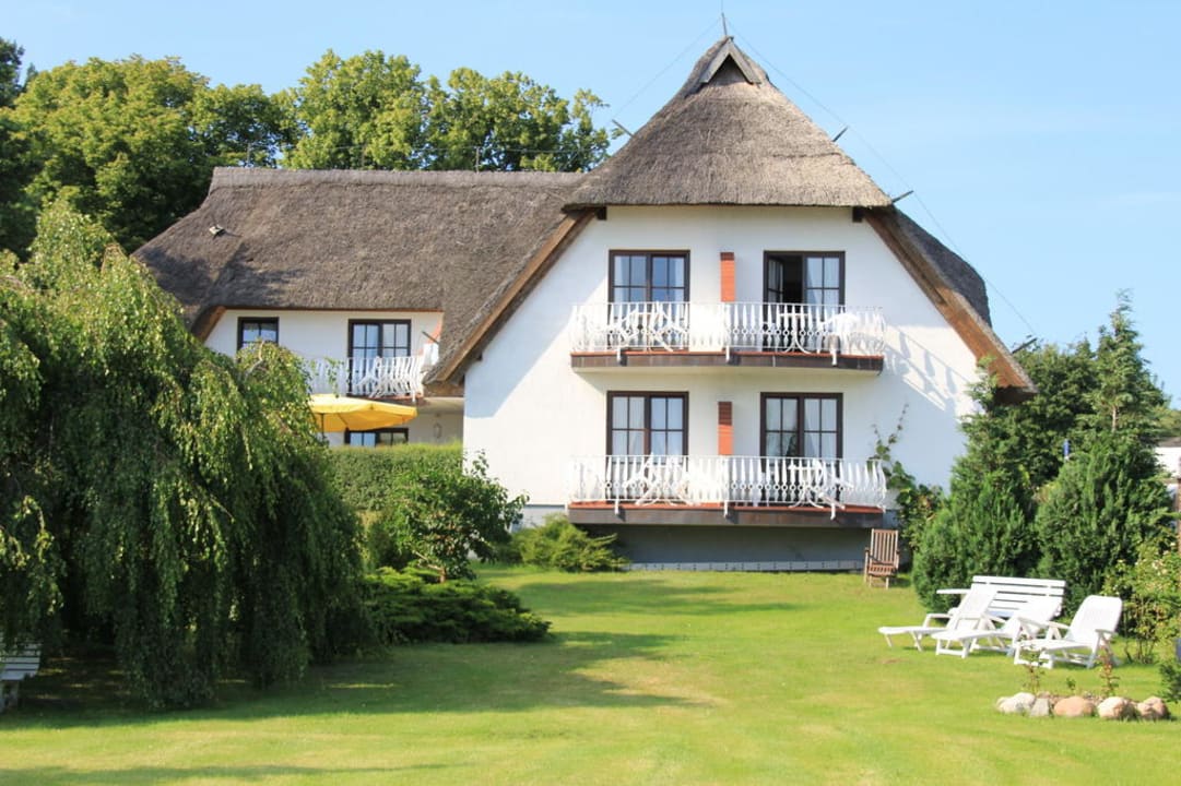 Ansicht Haupthaus vom Radweg Pension Ari