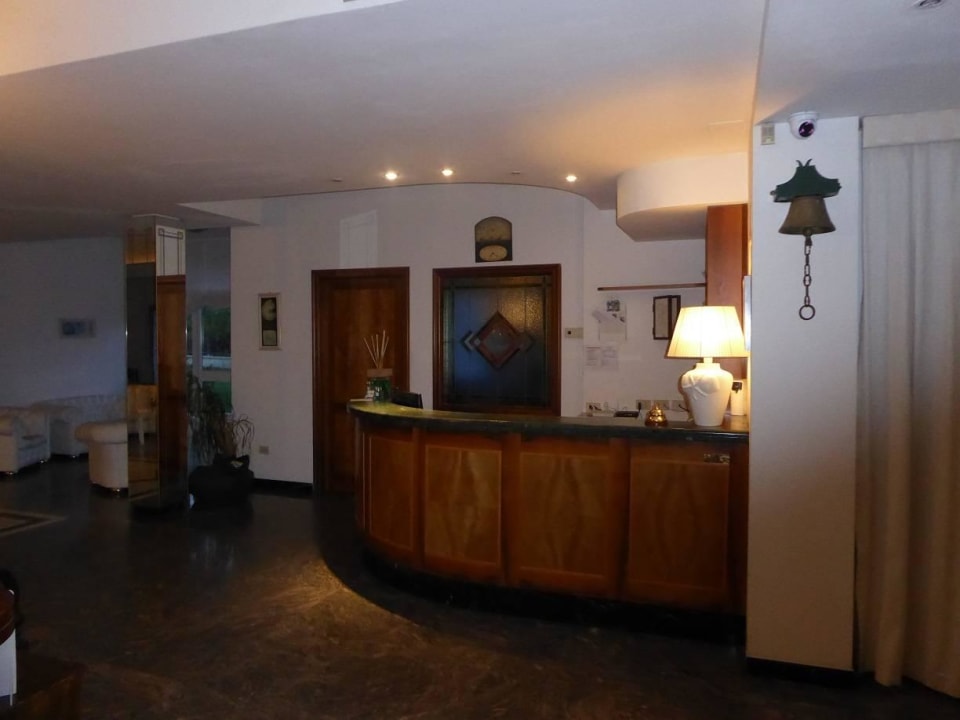 Rezeption Hotel Tamerici