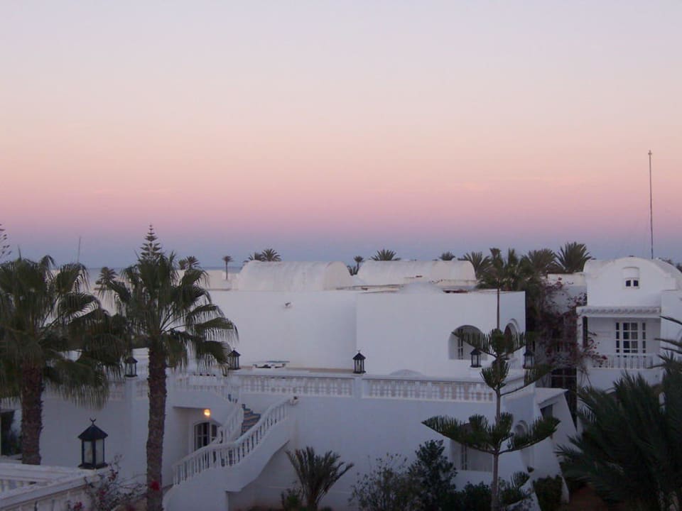 Sonnenuntergang über der Hotelanlage Djerba Aqua Resort