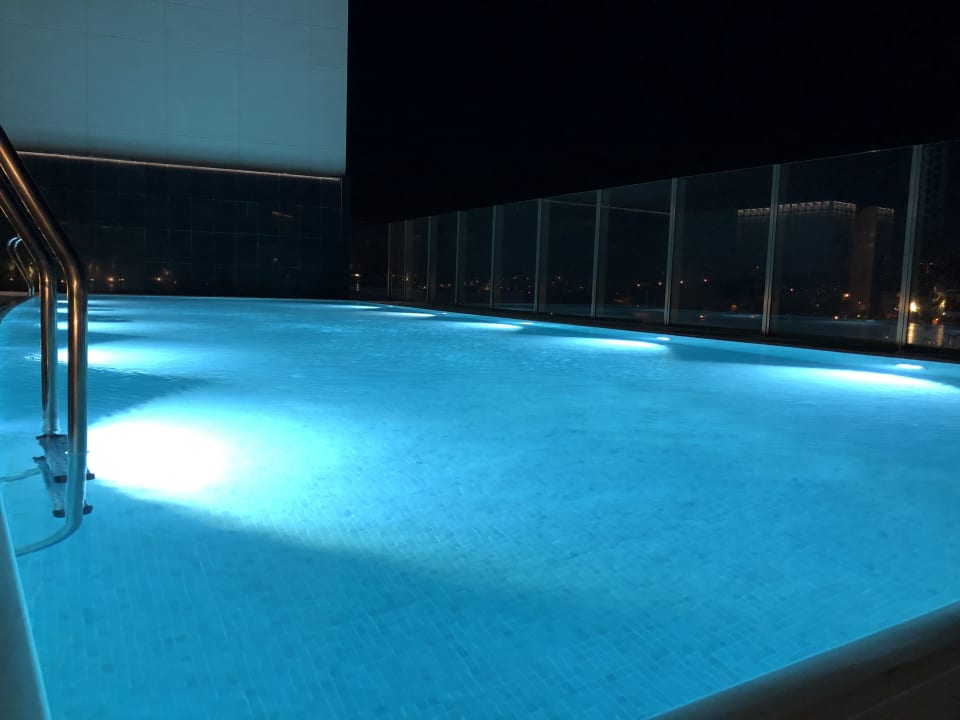 Pool Hilton Tangier City Center