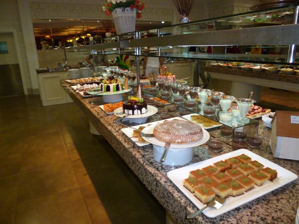 Buffet Can Garden Beach