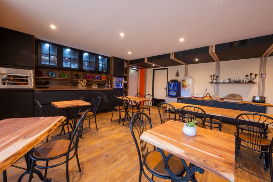 Gastro Hôtel L'Etoile Aéroport-A61