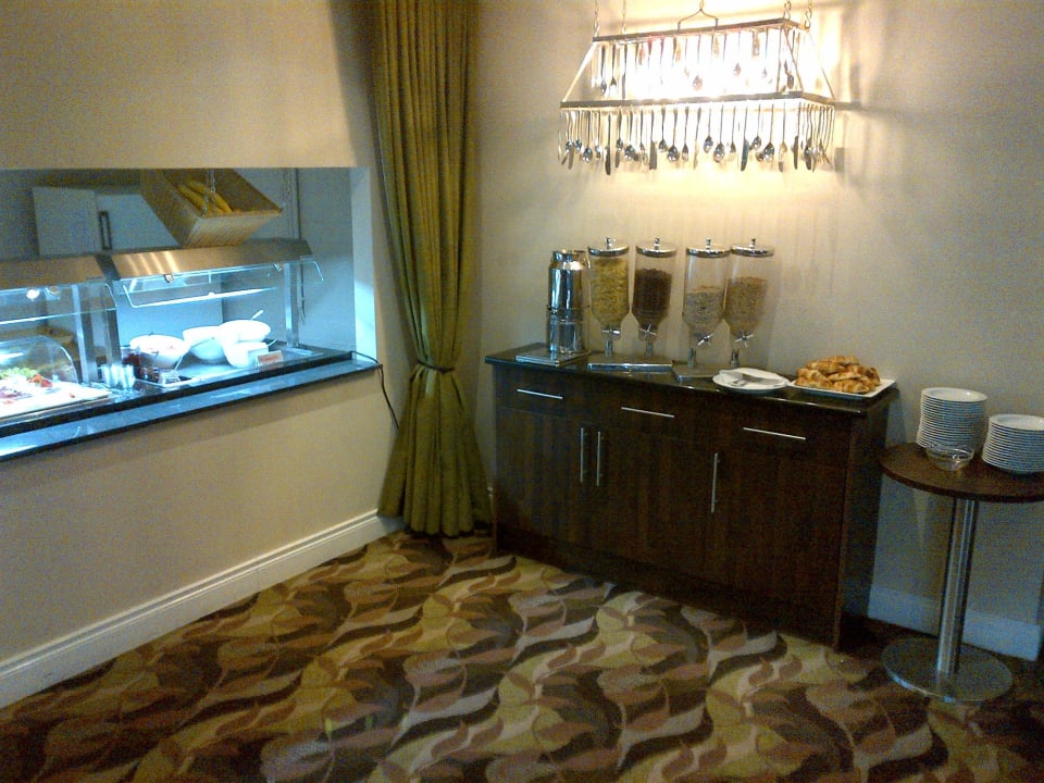 Frühstücksbuffet Leonardo Hotel Hamburg Elbbrücken