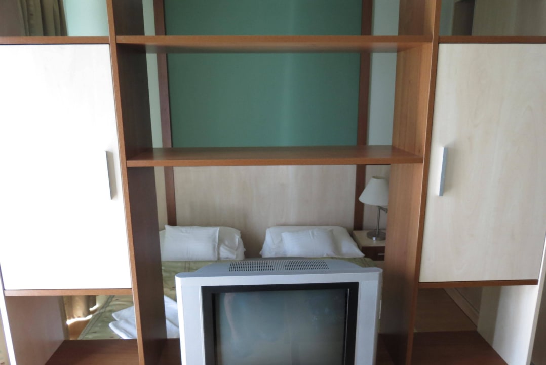 Bett hinter der Kastenwand Premium Apartment House