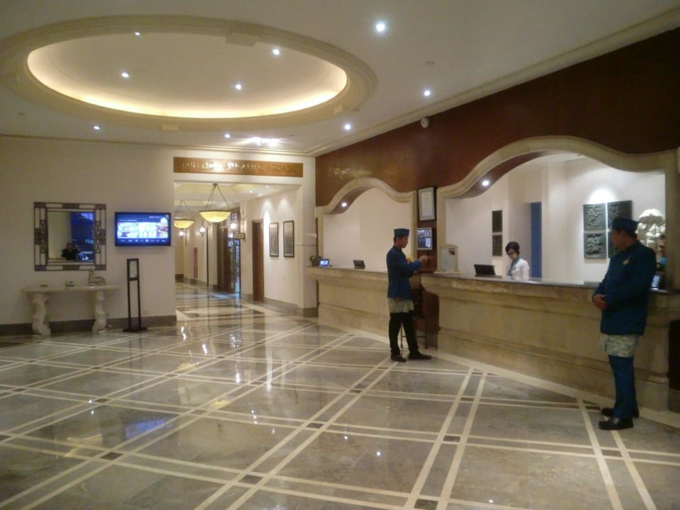 Heller Empfangsbereich Melia Purosani Yogyakarta