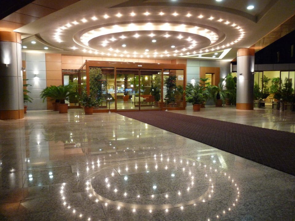 Eingang Hane Family Resort Hane Family Resort