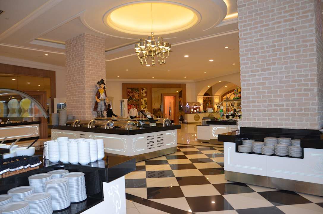 Bilck ins Buffetrestaurant Hotel Delphin Imperial