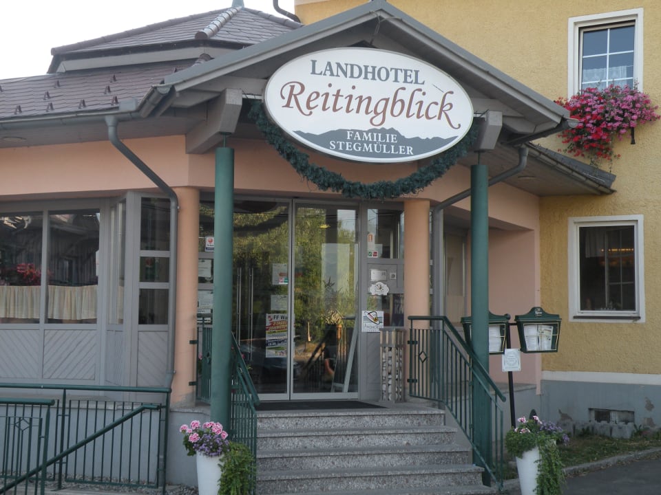 Hoteleingang Hotel Reitingblick