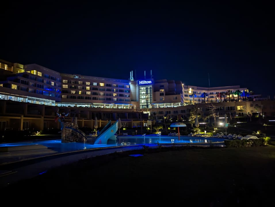 Außenansicht Hilton Hurghada Plaza