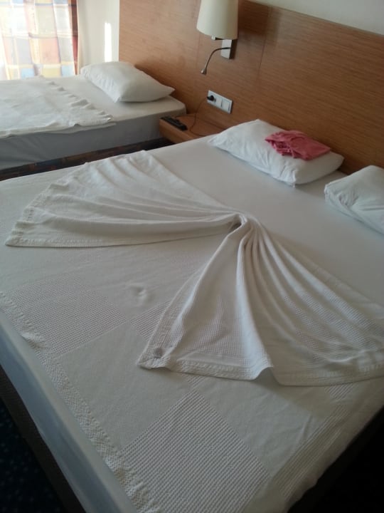 Bett Hotel Grand Efe