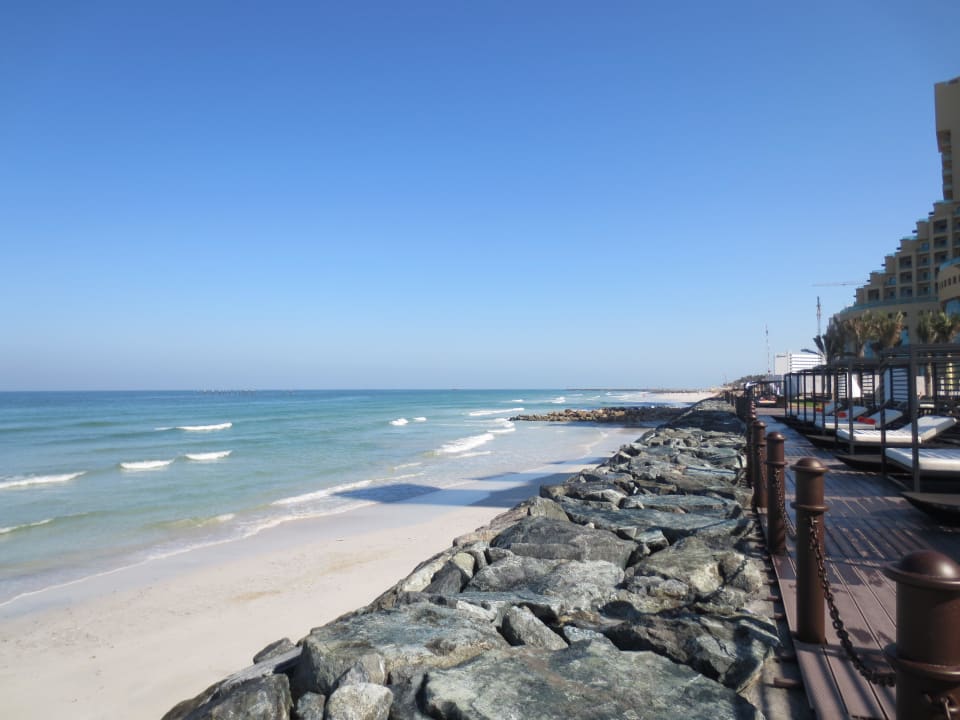 Strand/Terrasse/Sonnenliegen Bahi Ajman Palace Hotel