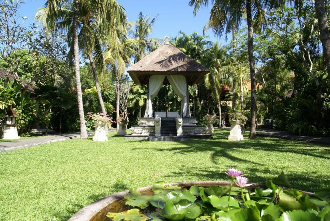 Garten Pavillon (Honey Moon) Puri Santrian