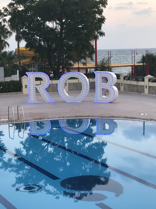 Pool ROBINSON PAMFILYA