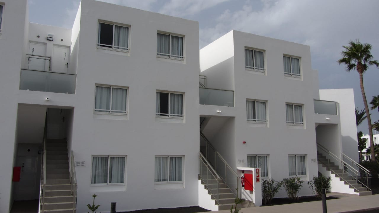 Block 2 Eingangsbereich Sentido Aequora Lanzarote Suite