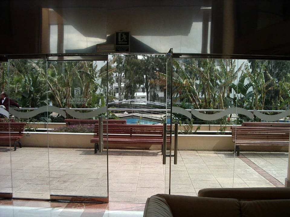 Eingangshalle Gran Hotel Regina, Salou mit Blick in den Gart 4R Gran Regina