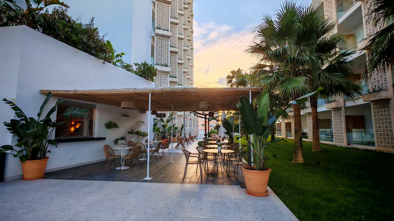 Außenansicht Hotel HM Ayron Park