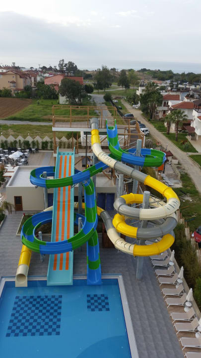 Die riesen Wasserrutschen Seashell Vega