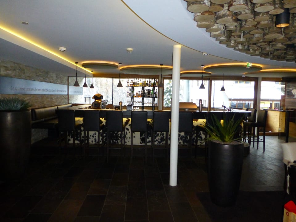 Bar in der Lobby Alpen Hotel Post