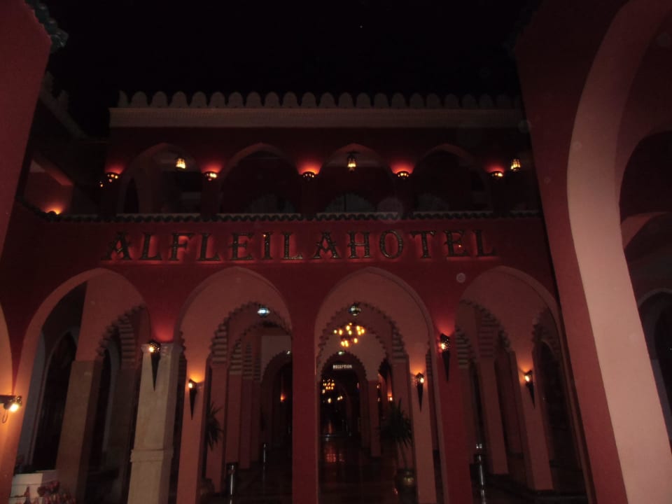 Eingang zum Hotel Pickalbatros Alf Leila Wa Leila Resort - Neverland Hurghada