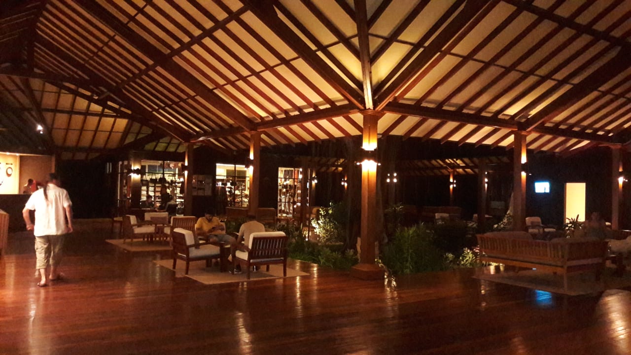 Restaurant Adaaran Select Meedhupparu Island Resort - Premium All Inclusive