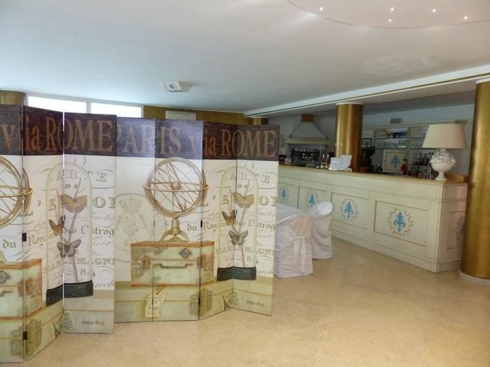 Bar neben der Lobby Hotel Residence Relais Du Lac