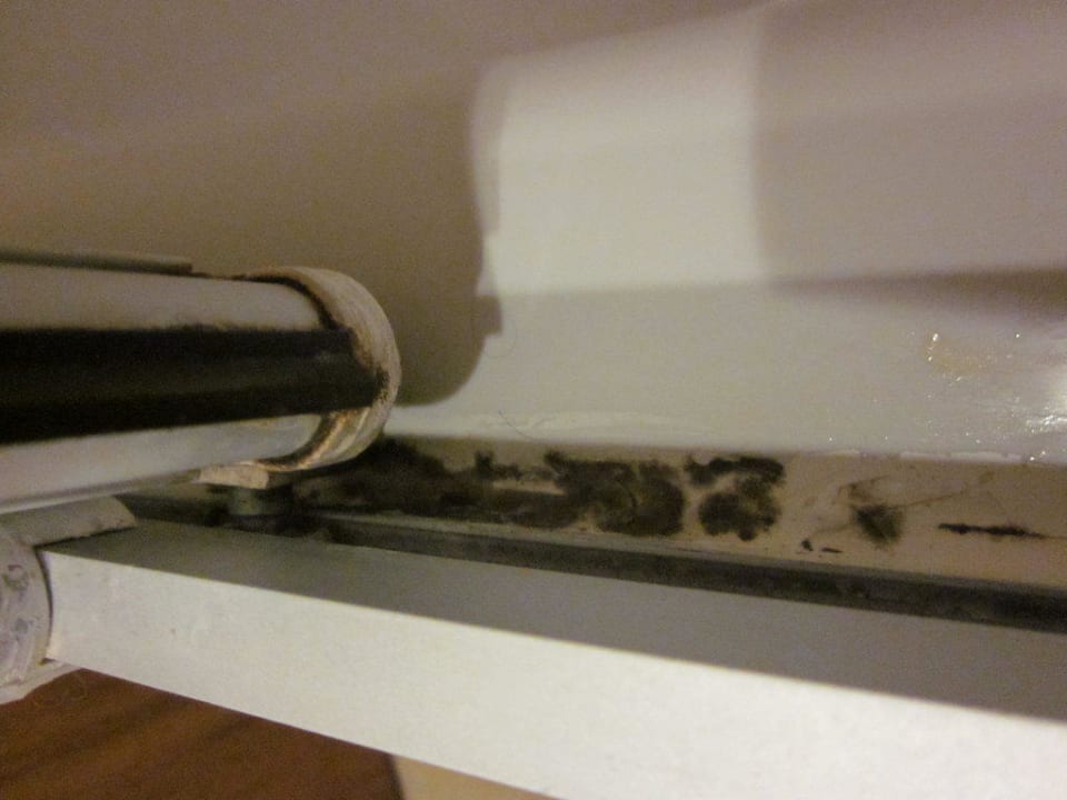 Schimmel in der Dusche Hane Family Resort