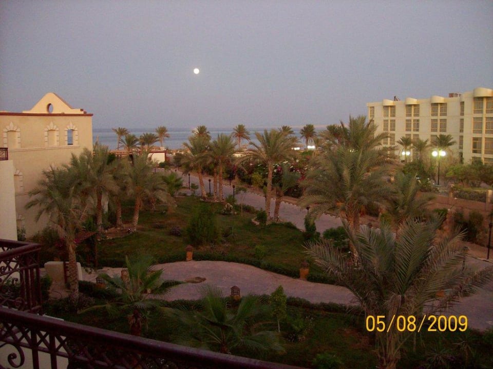 Abendlicher Balkonblick Regency Plaza Aqua Park & Spa