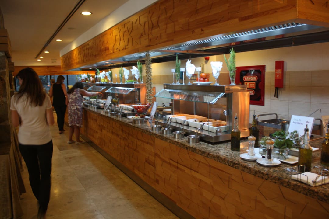 Die Stationen mit dem warmen Essen TUI BLUE Seno - Adults Only